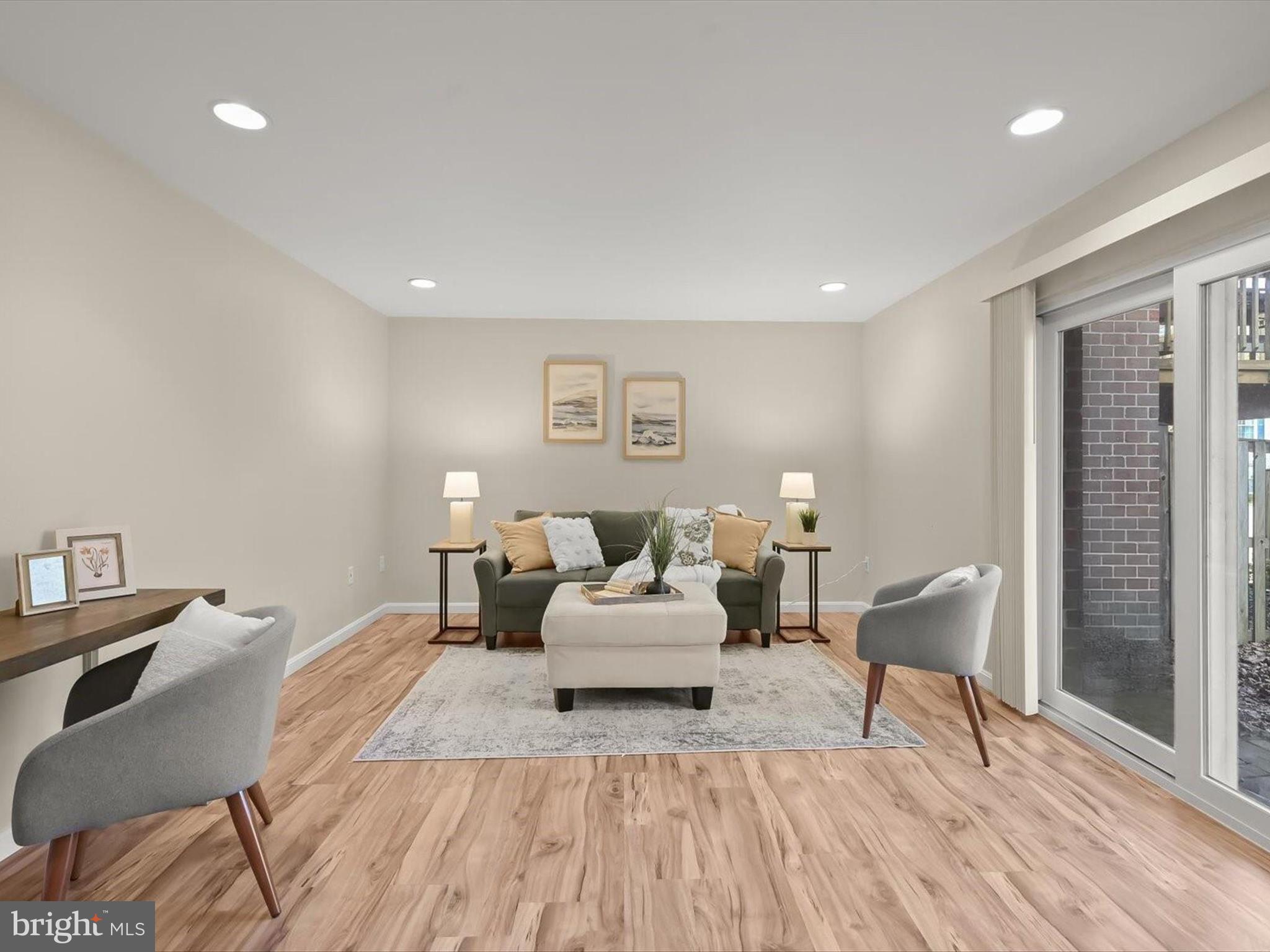 11838 New Country Ln