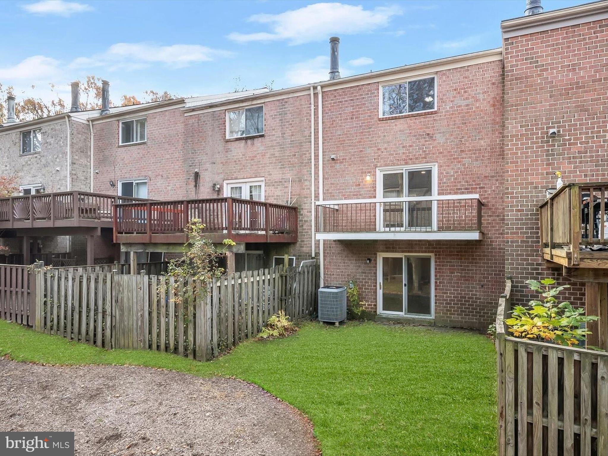 11838 New Country Ln