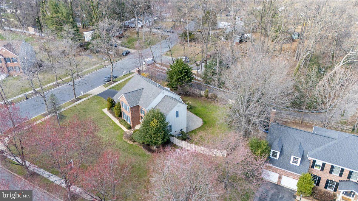 8037 Crest Rd