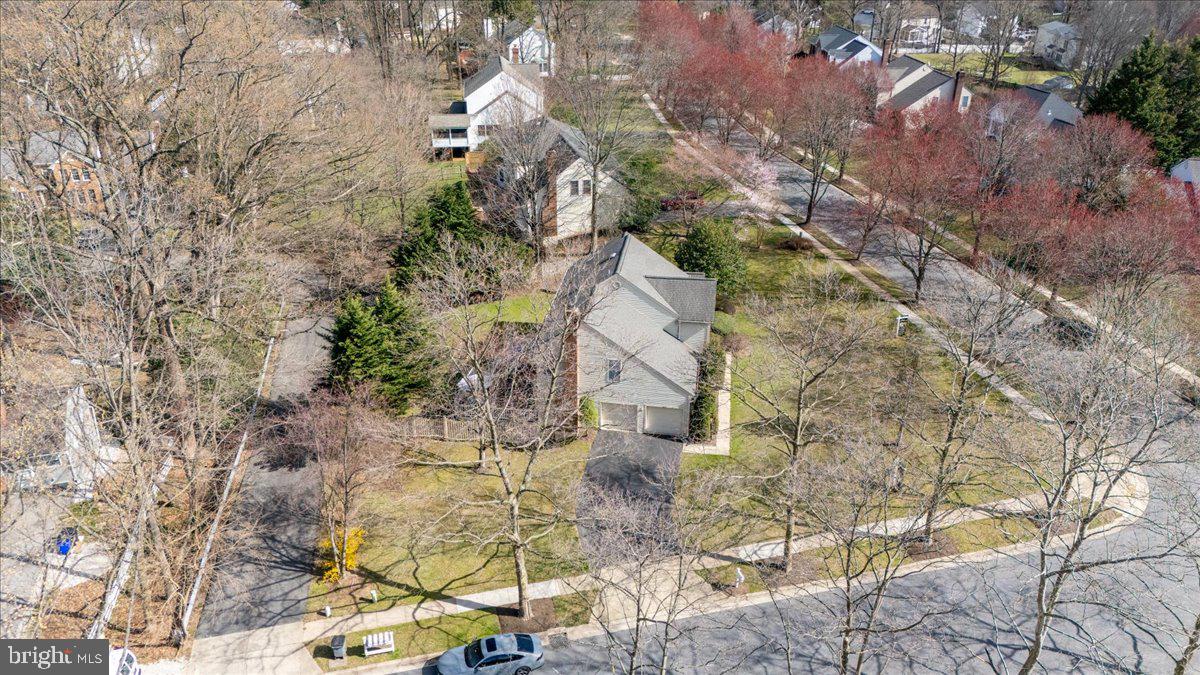 8037 Crest Rd