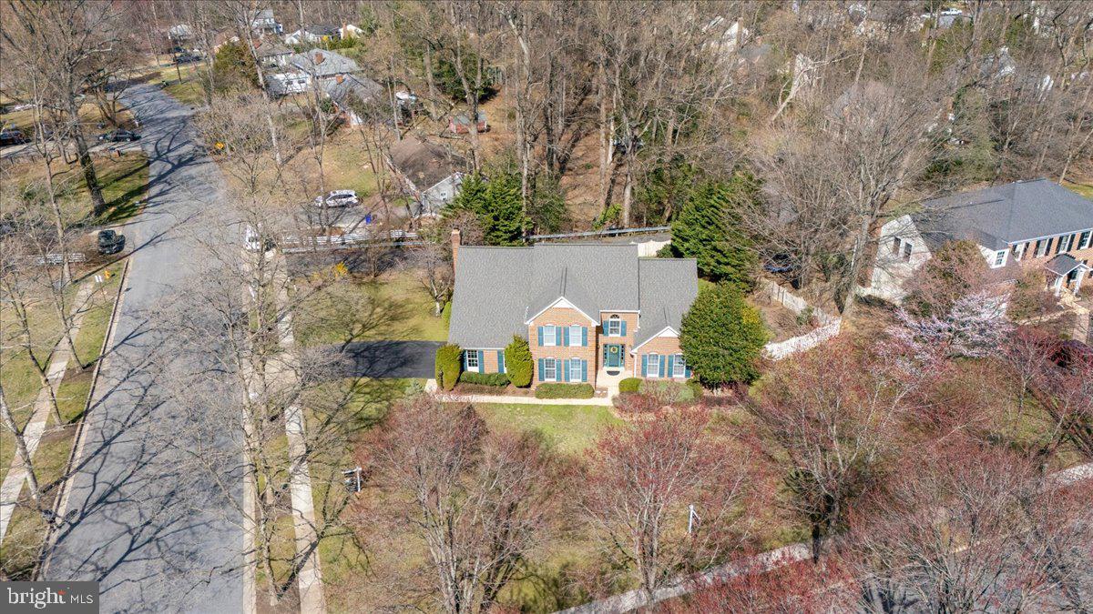 8037 Crest Rd
