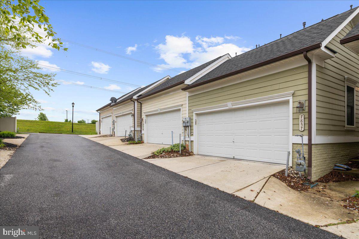 7857 Tuckahoe Ct