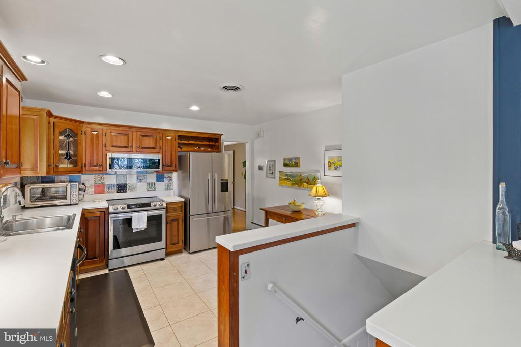 8419 HIGH RIDGE ROAD