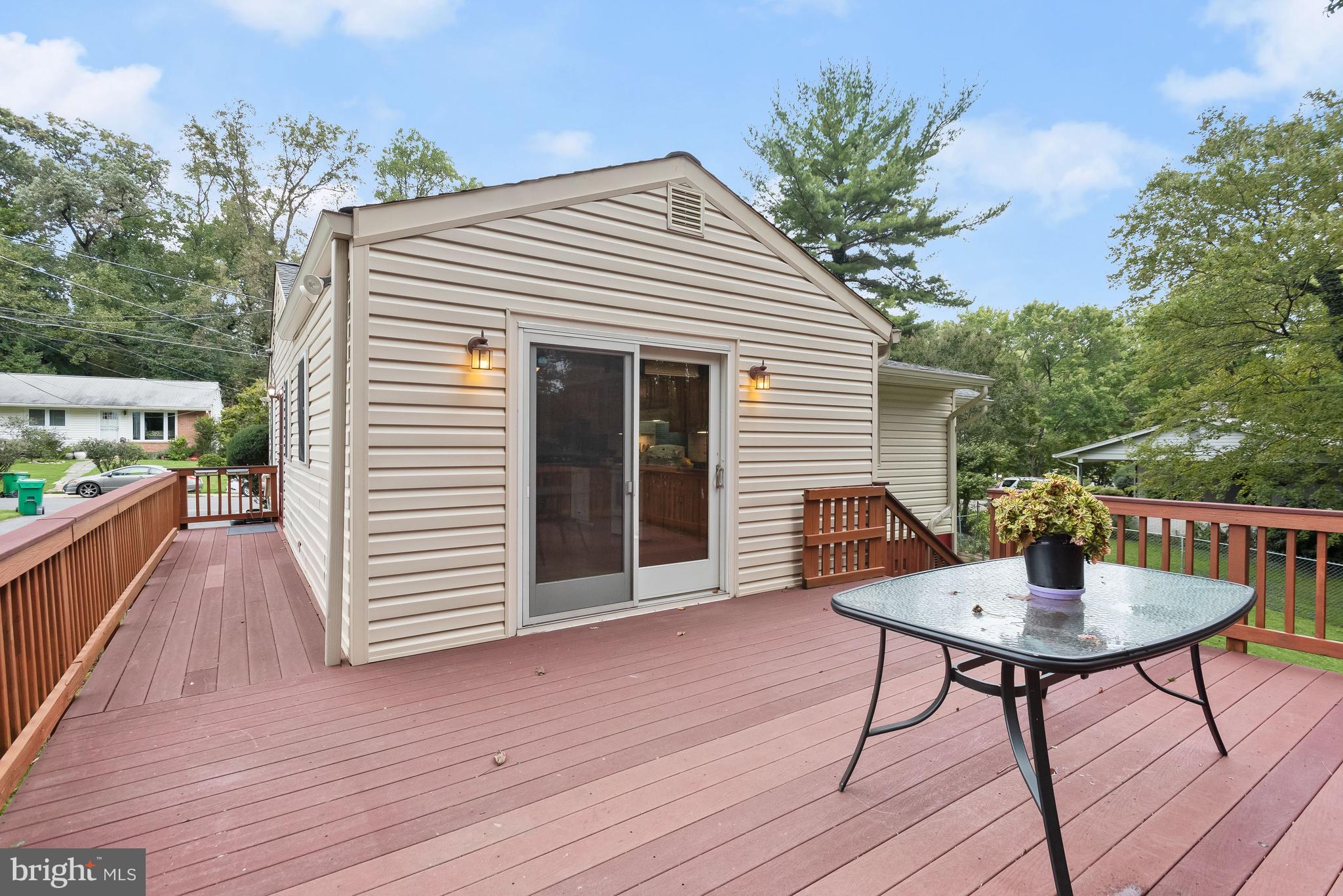 121 Tulip Dr