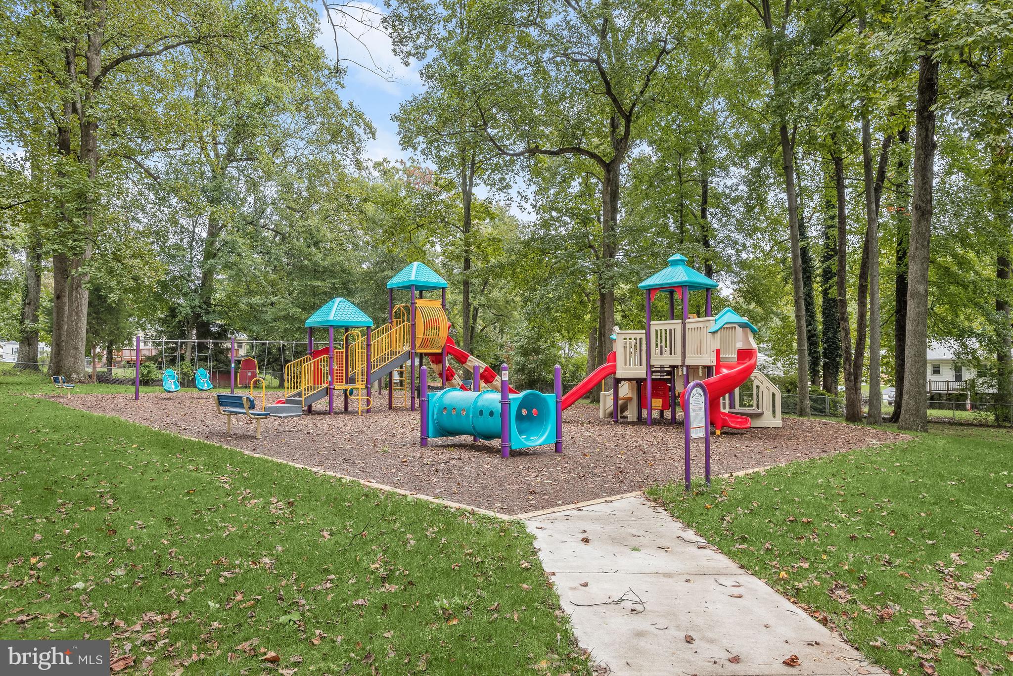 121 Tulip Dr