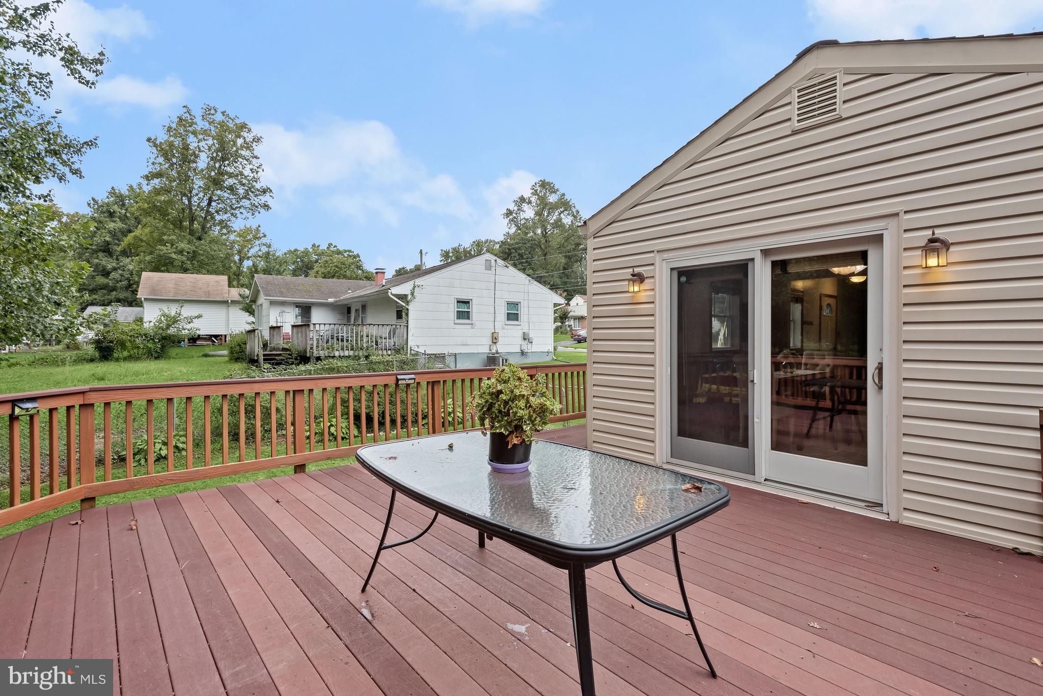 121 Tulip Dr