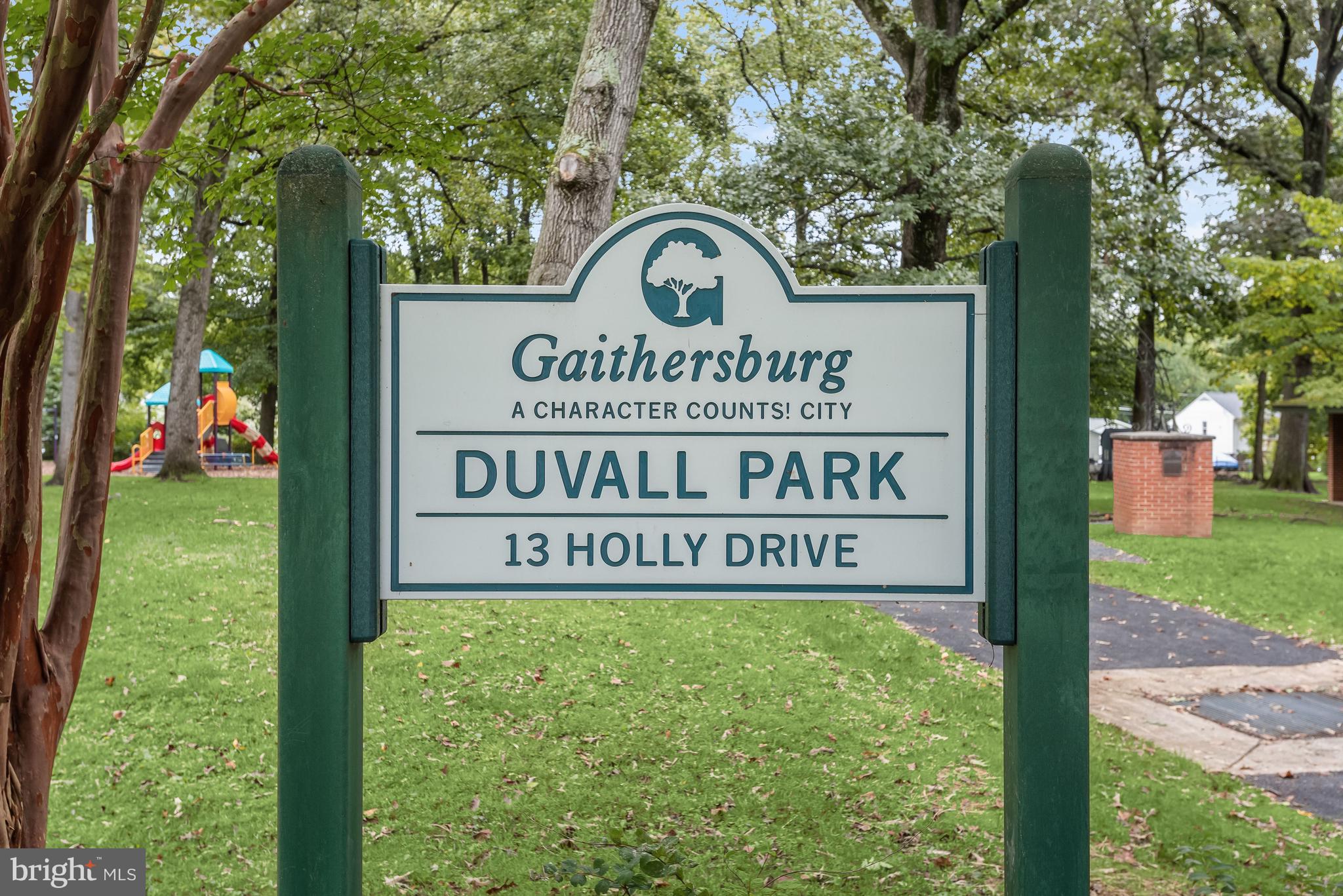 121 Tulip Dr