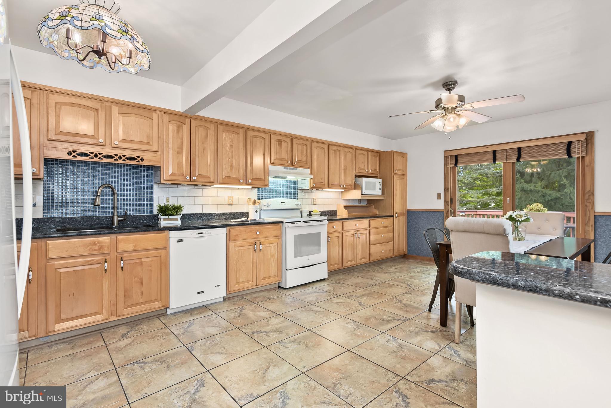 121 Tulip Dr