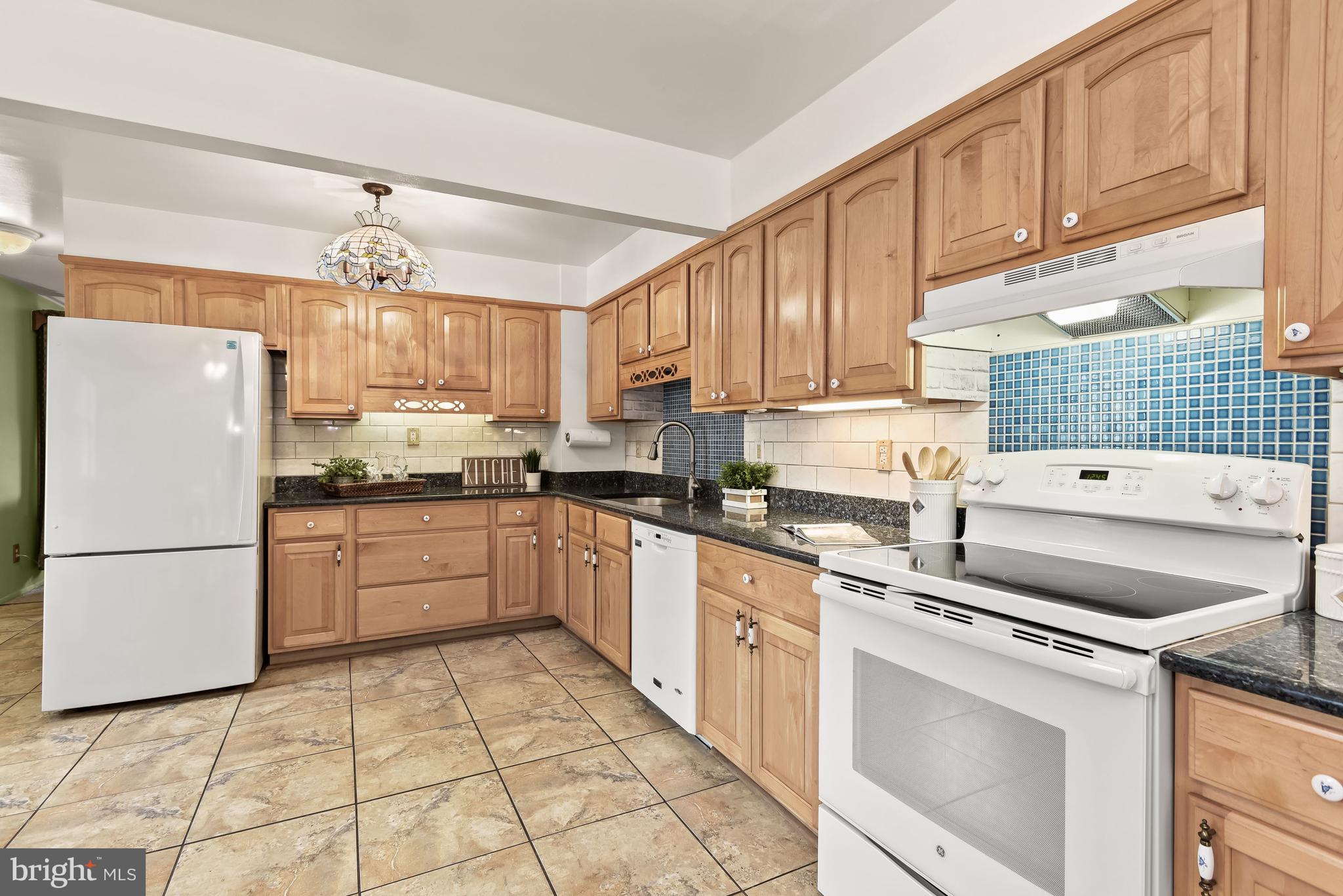 121 Tulip Dr