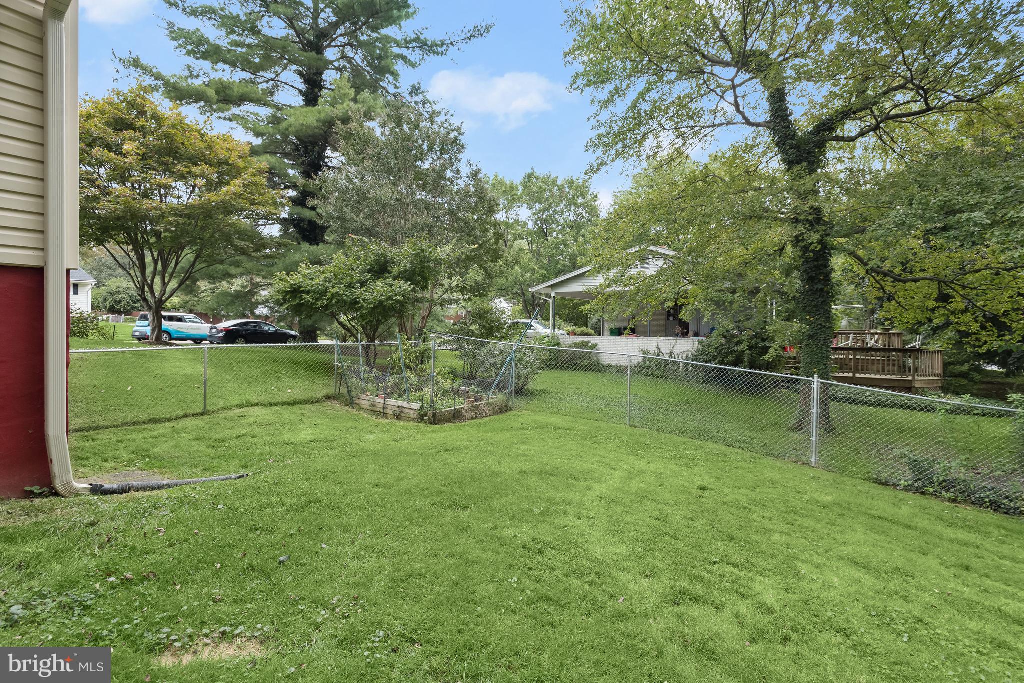 121 Tulip Dr