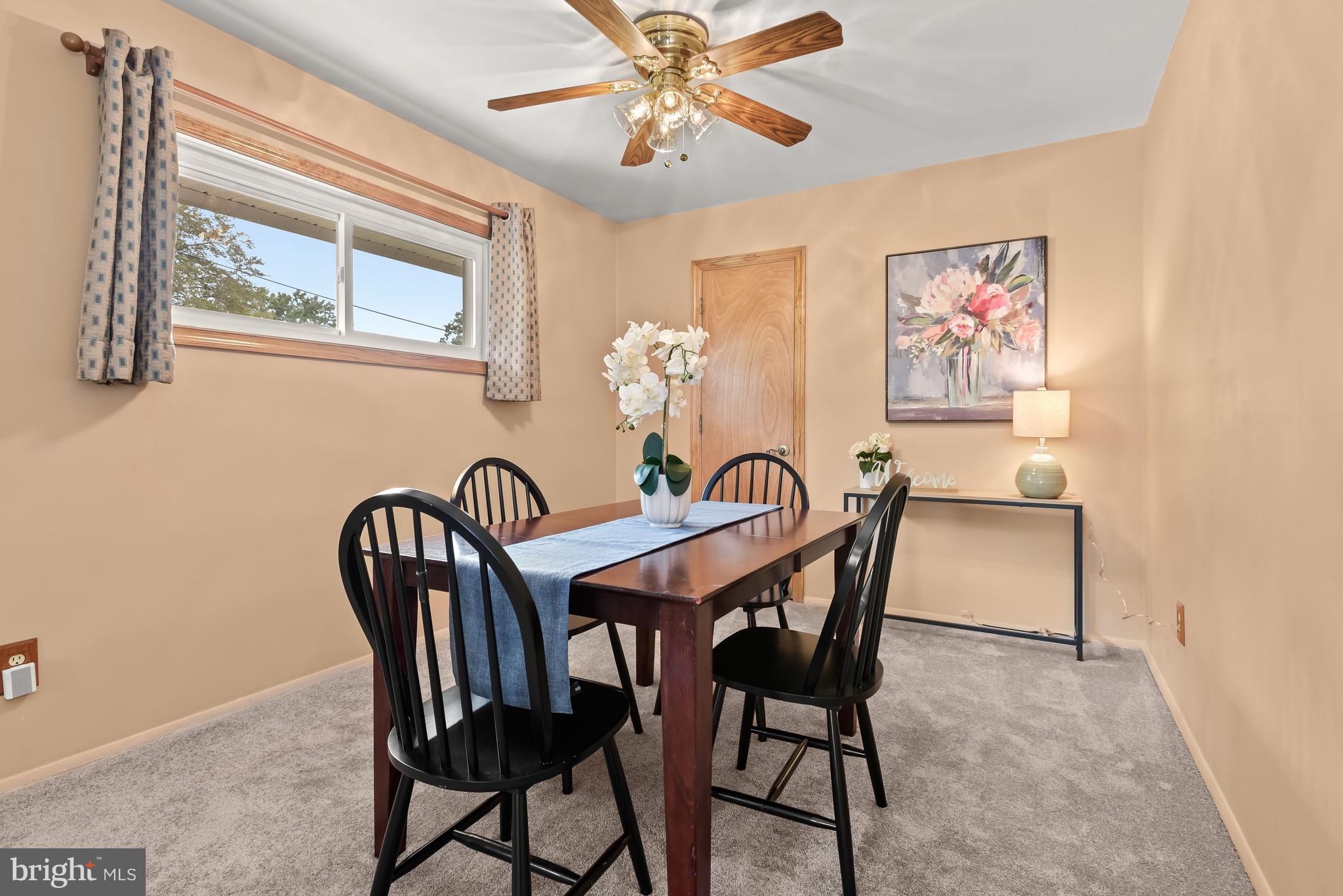 121 Tulip Dr