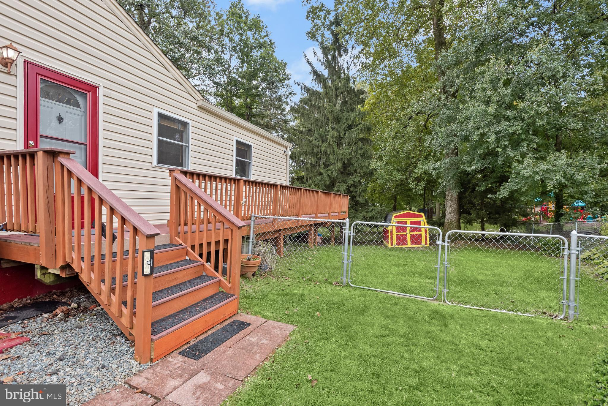 121 Tulip Dr