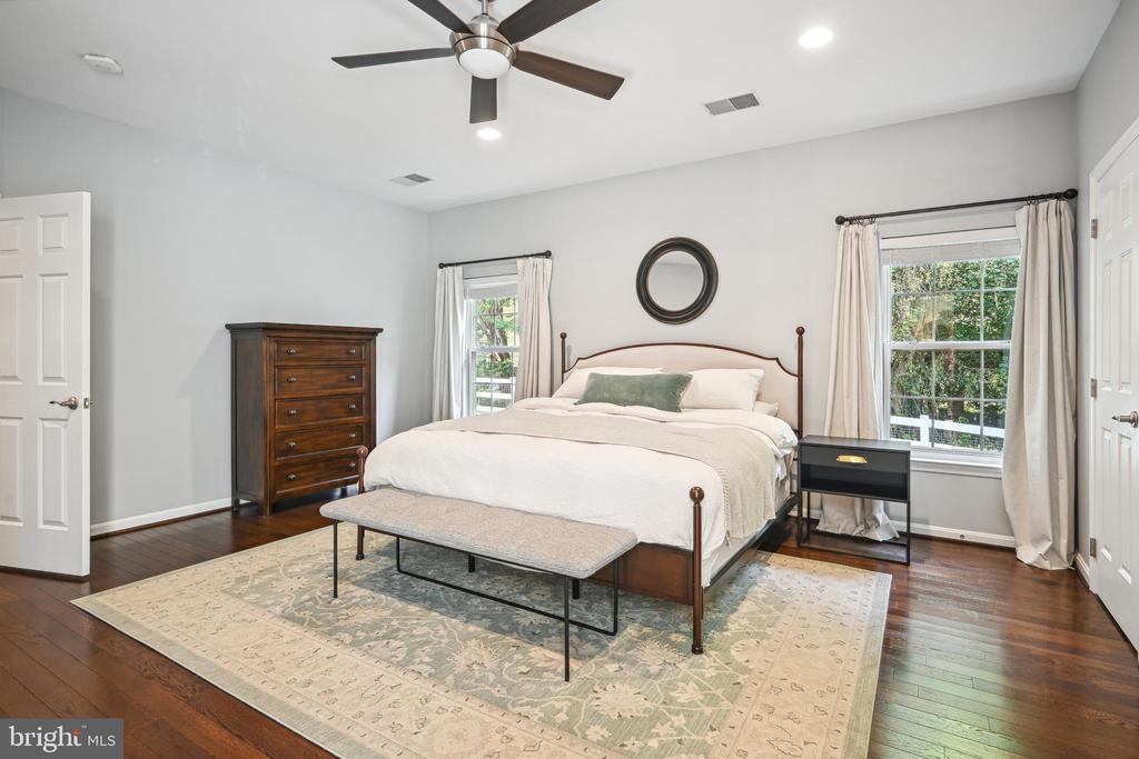 1 Big Oak Ct