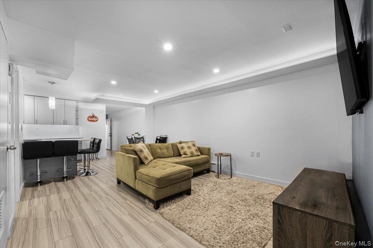 850 E 95th Street