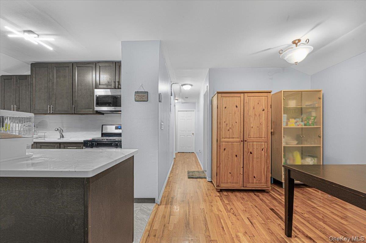 850 E 95th Street