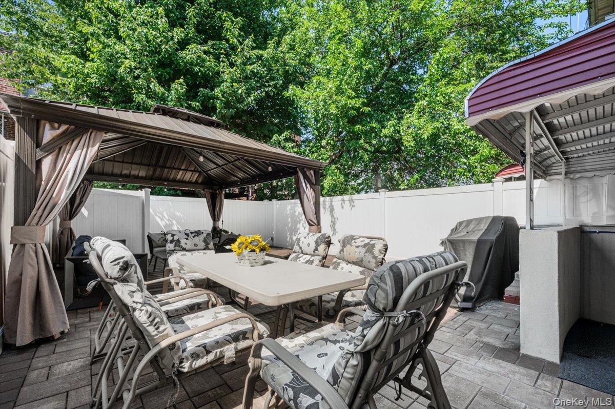 850 E 95th Street