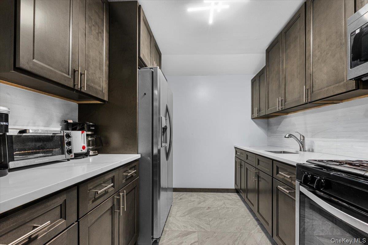 850 E 95th Street