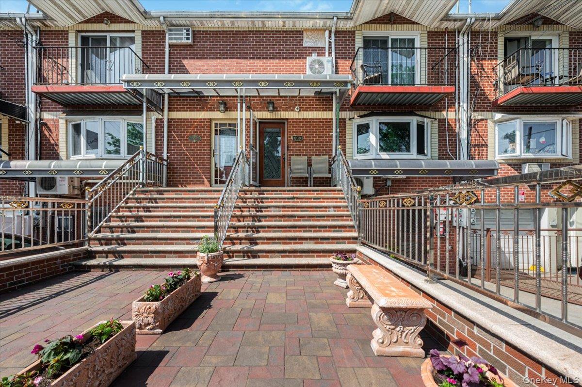 850 E 95th Street