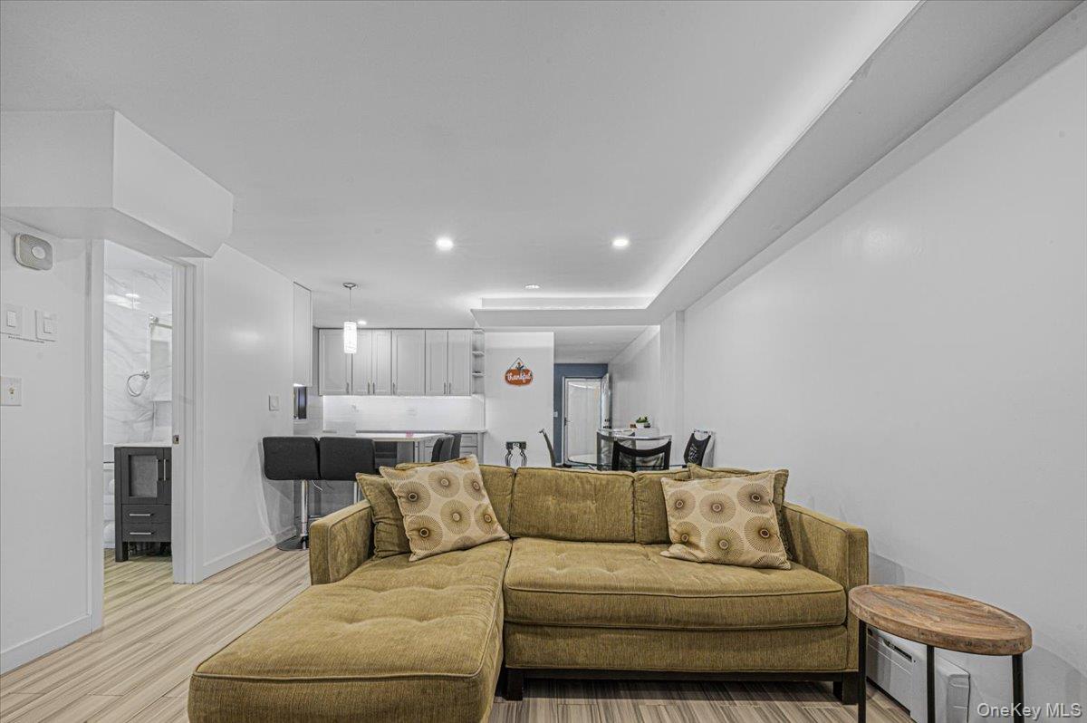 850 E 95th Street