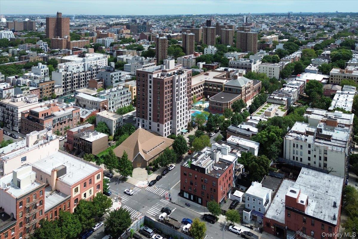 775 Lafayette Avenue Unit: 8E
