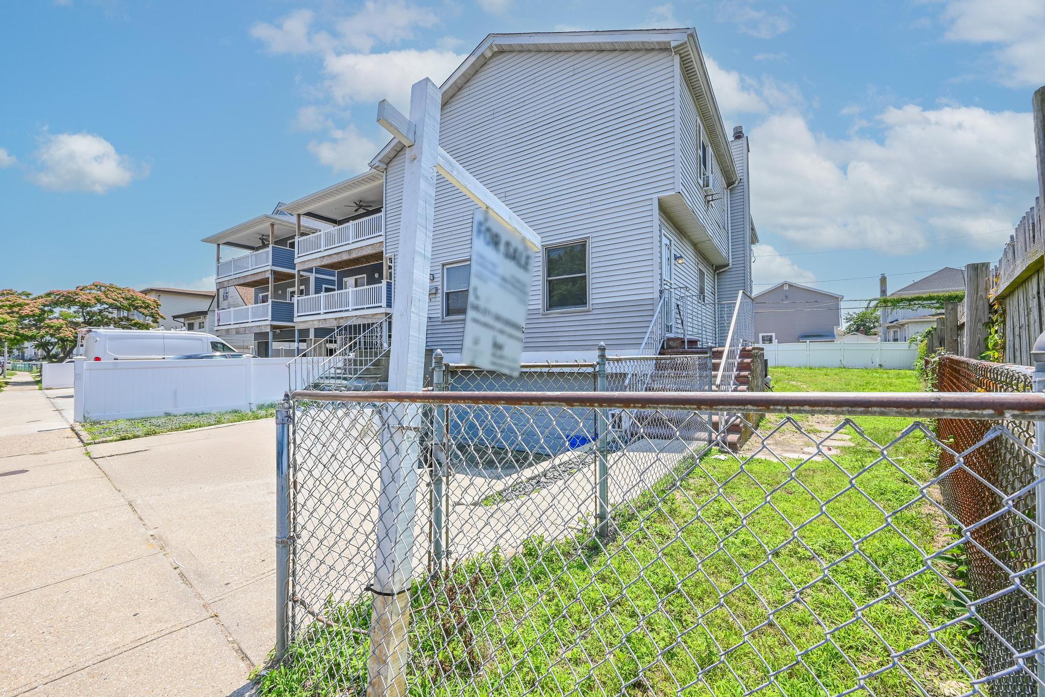20 E Pine Street