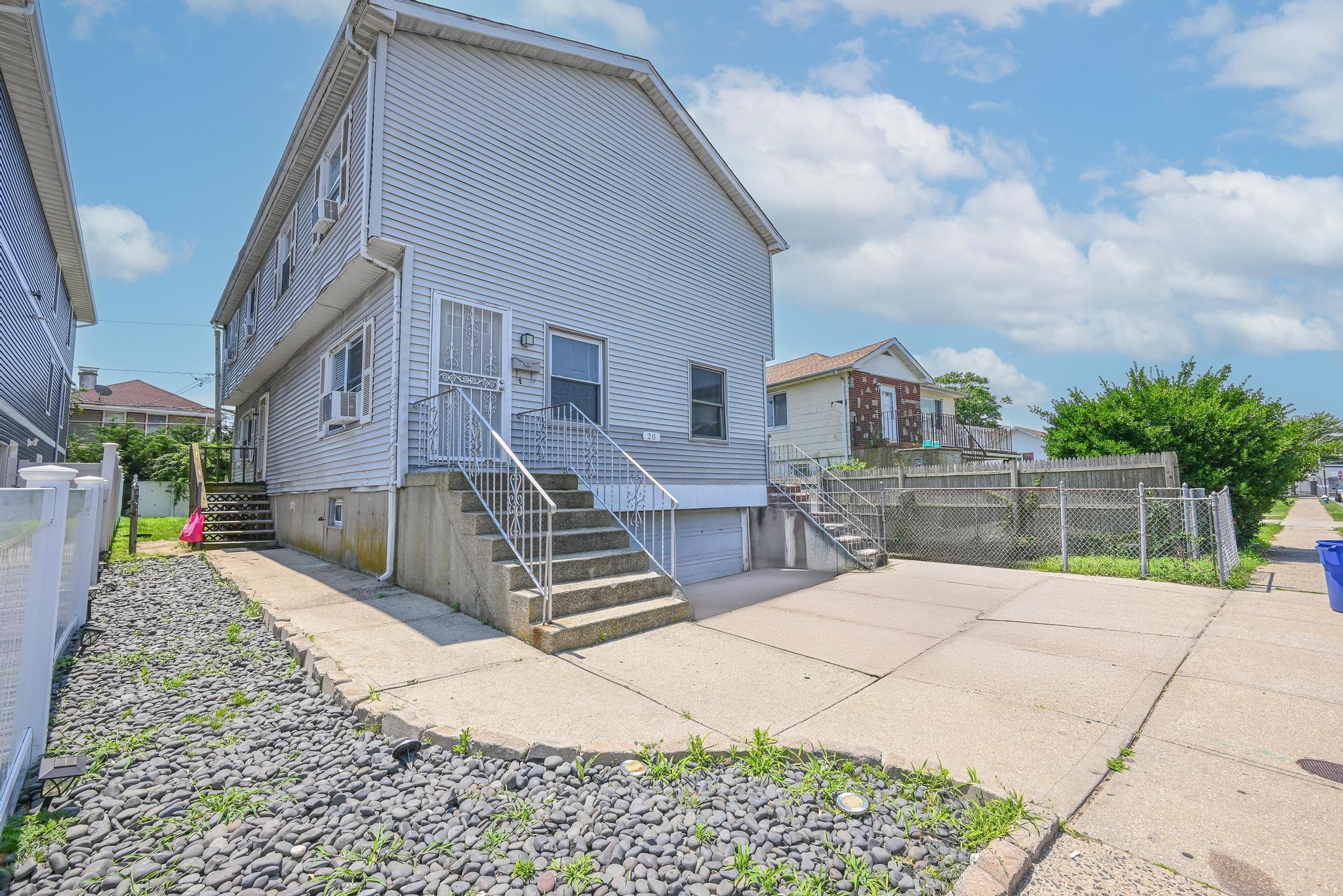 20 E Pine Street