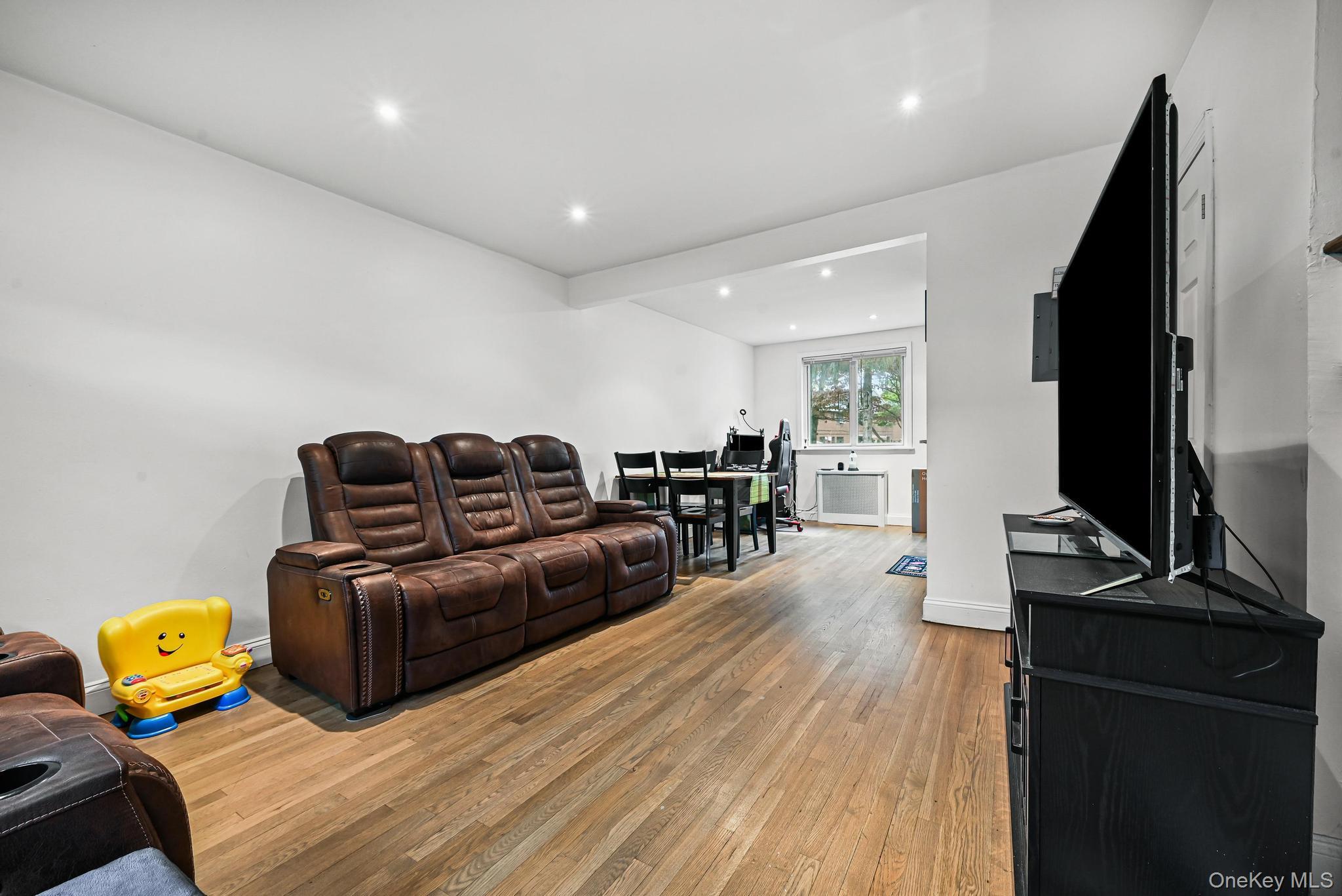 67-09 218th Street Unit: Duplex