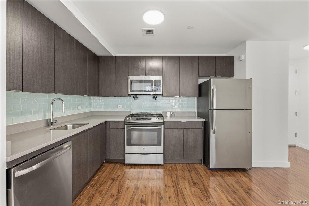 7 Dekalb Avenue Unit: 19F