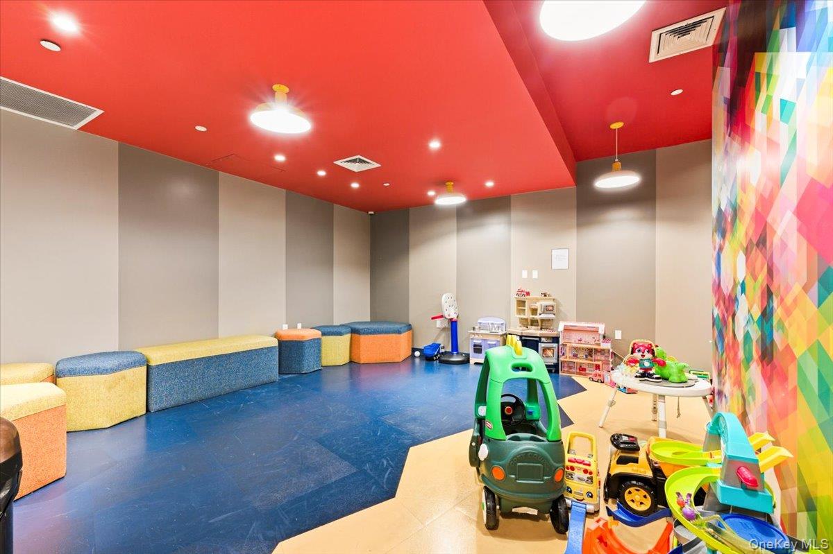 7 Dekalb Avenue Unit: 19F