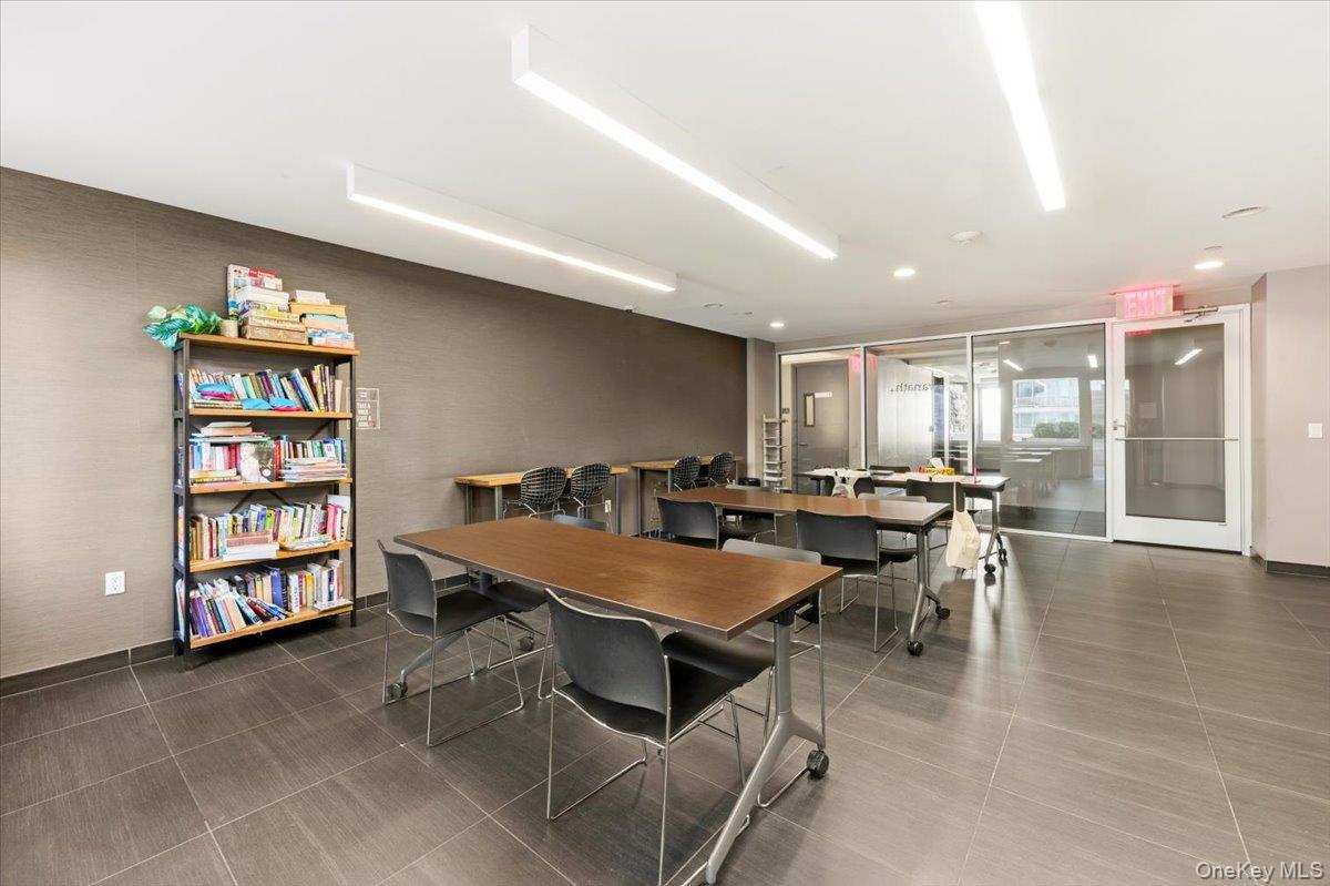 7 Dekalb Avenue Unit: 19F