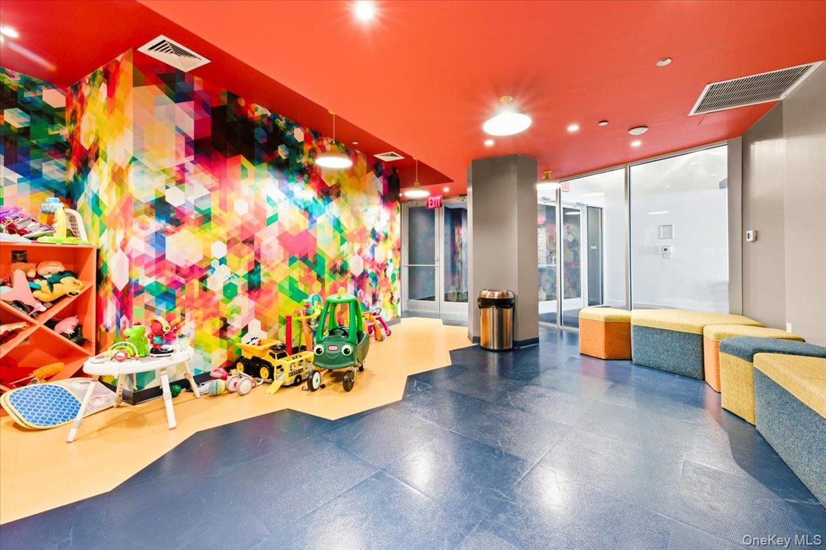 7 Dekalb Avenue Unit: 19F