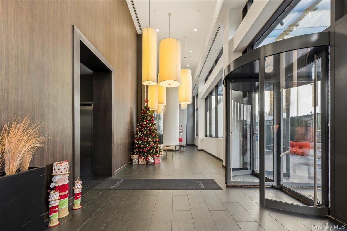 7 Dekalb Avenue Unit: 19F