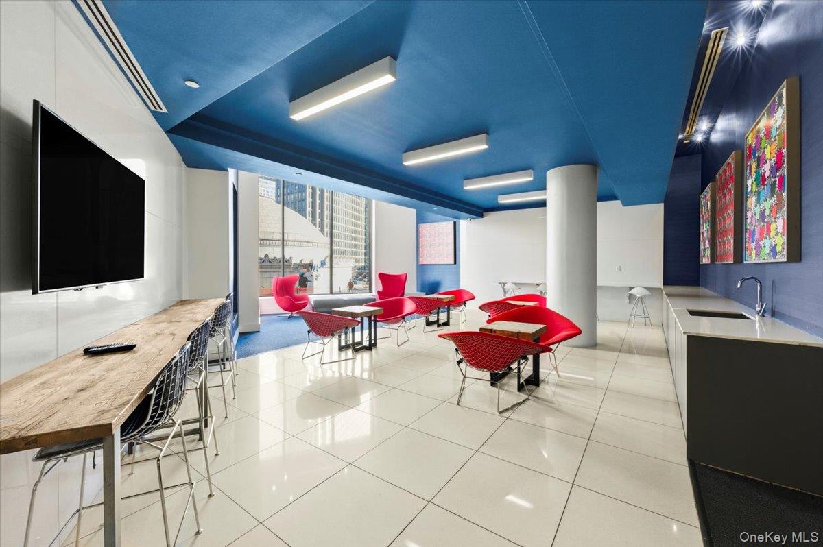 7 Dekalb Avenue Unit: 19F