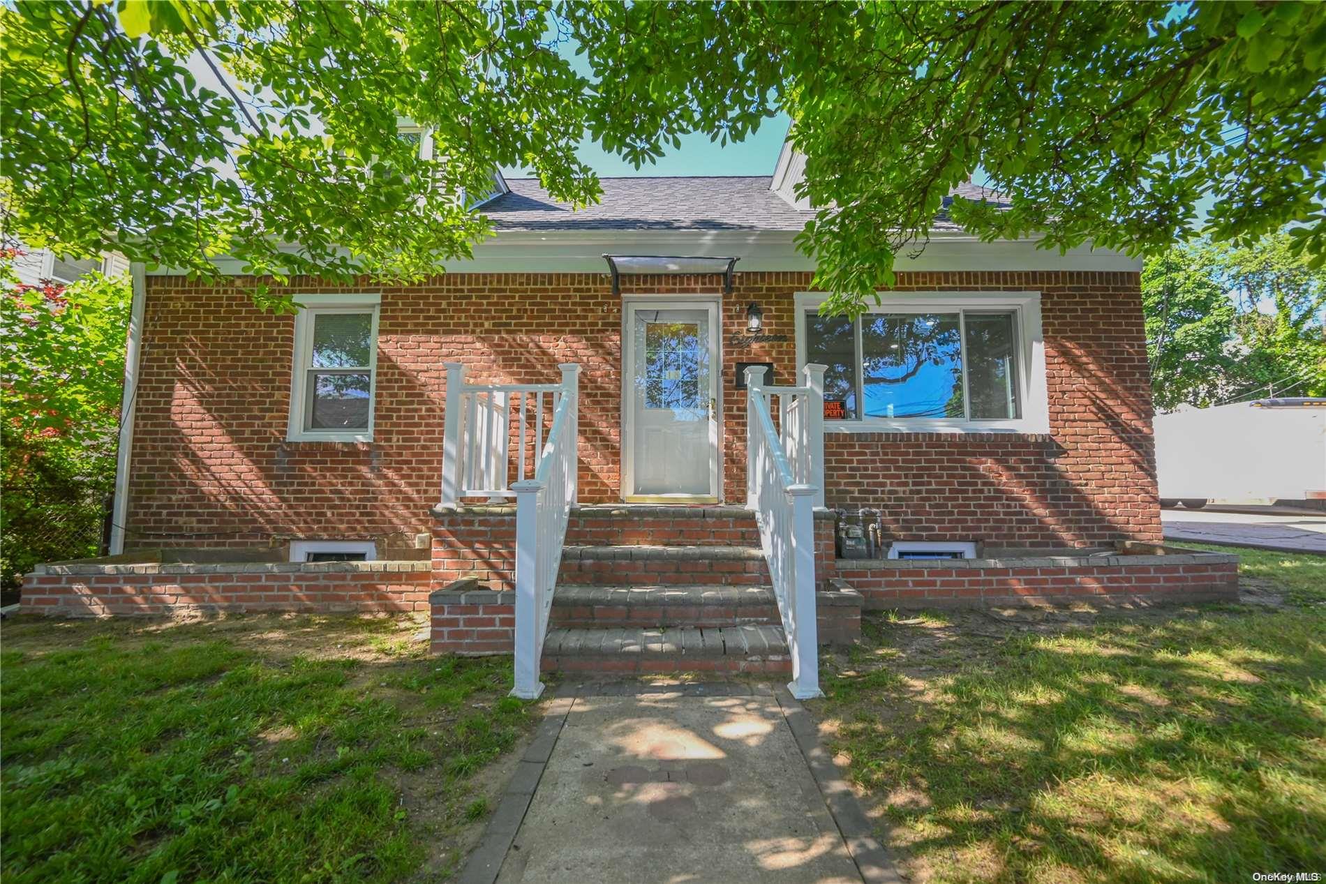 18 Hoffman Avenue