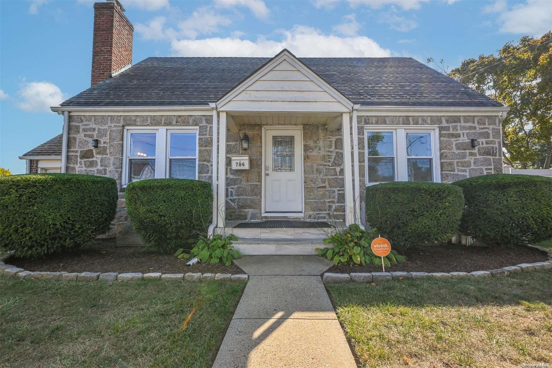 784 Henry Street