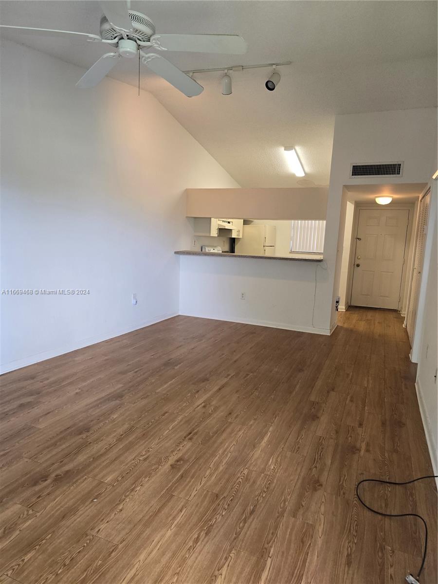 9839 Nob Hill Ct # 9839