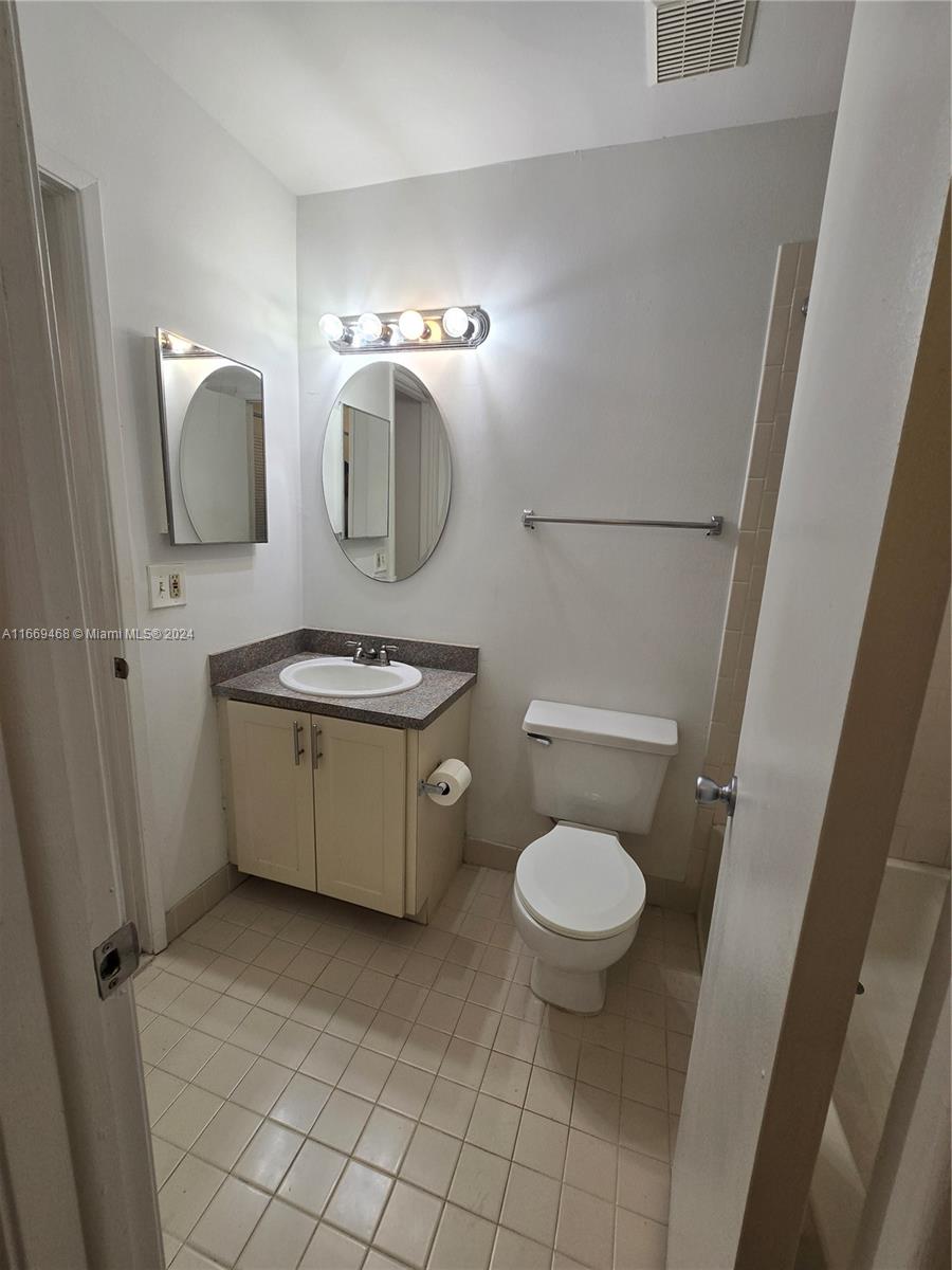 9839 Nob Hill Ct # 9839