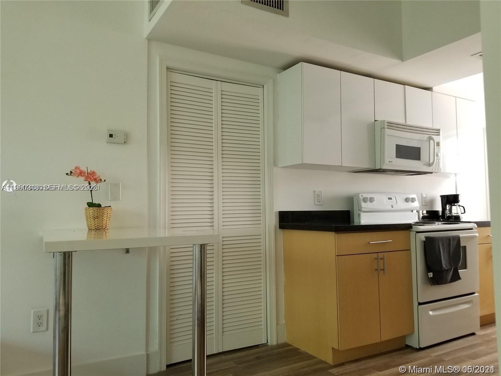 1045 Meridian Ave # 4