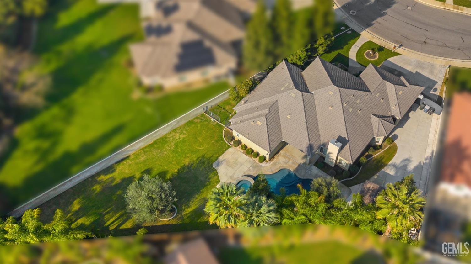 8509 Nine Iron Drive