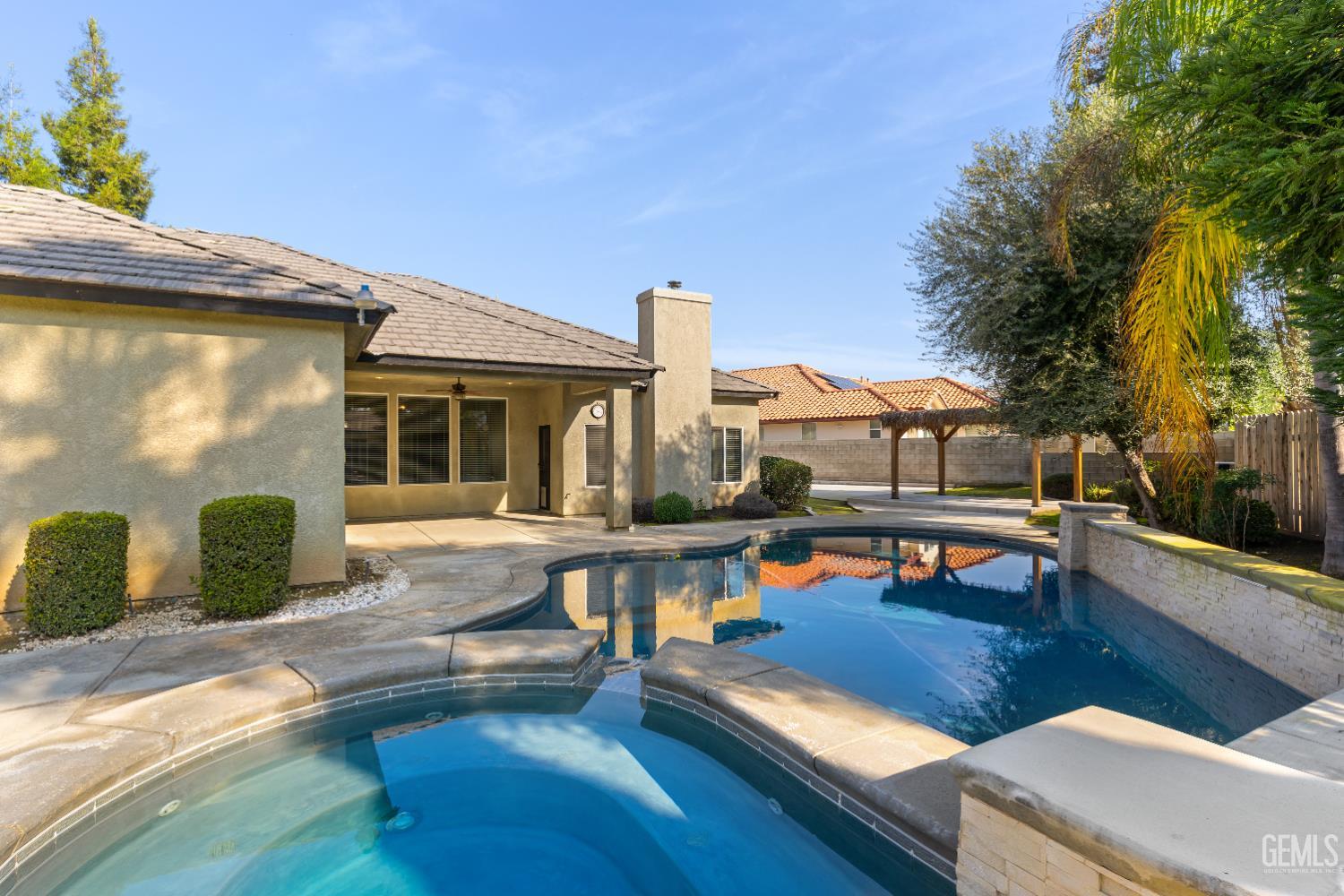 8509 Nine Iron Drive