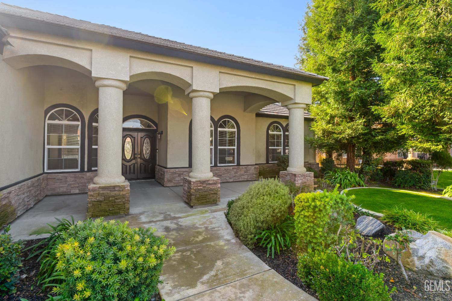 8509 Nine Iron Drive