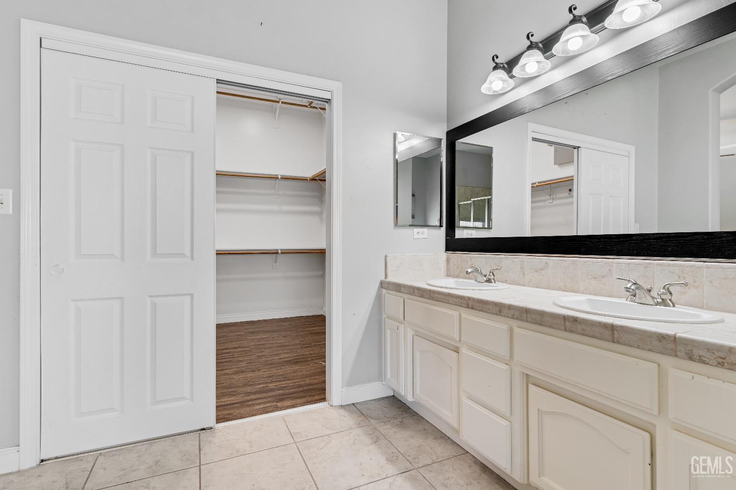 8509 Nine Iron Drive