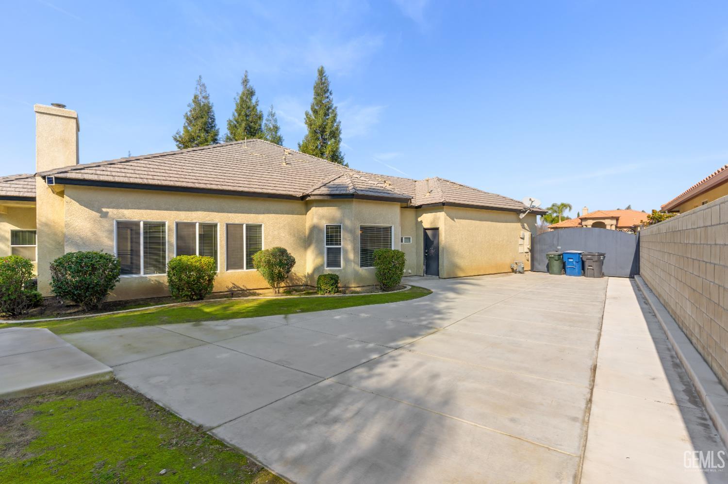 8509 Nine Iron Drive