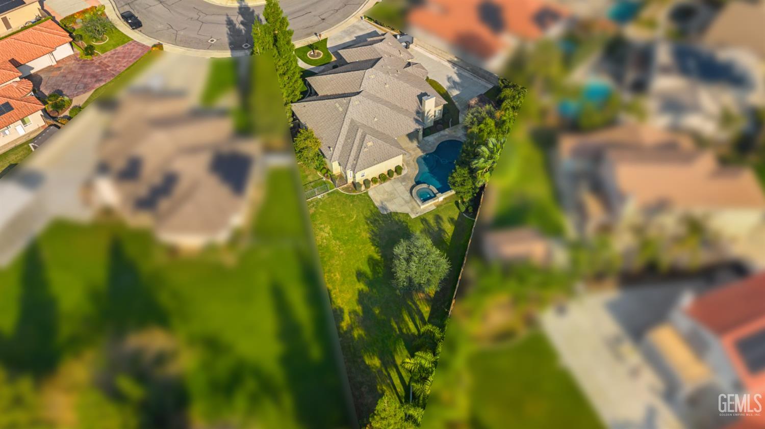 8509 Nine Iron Drive