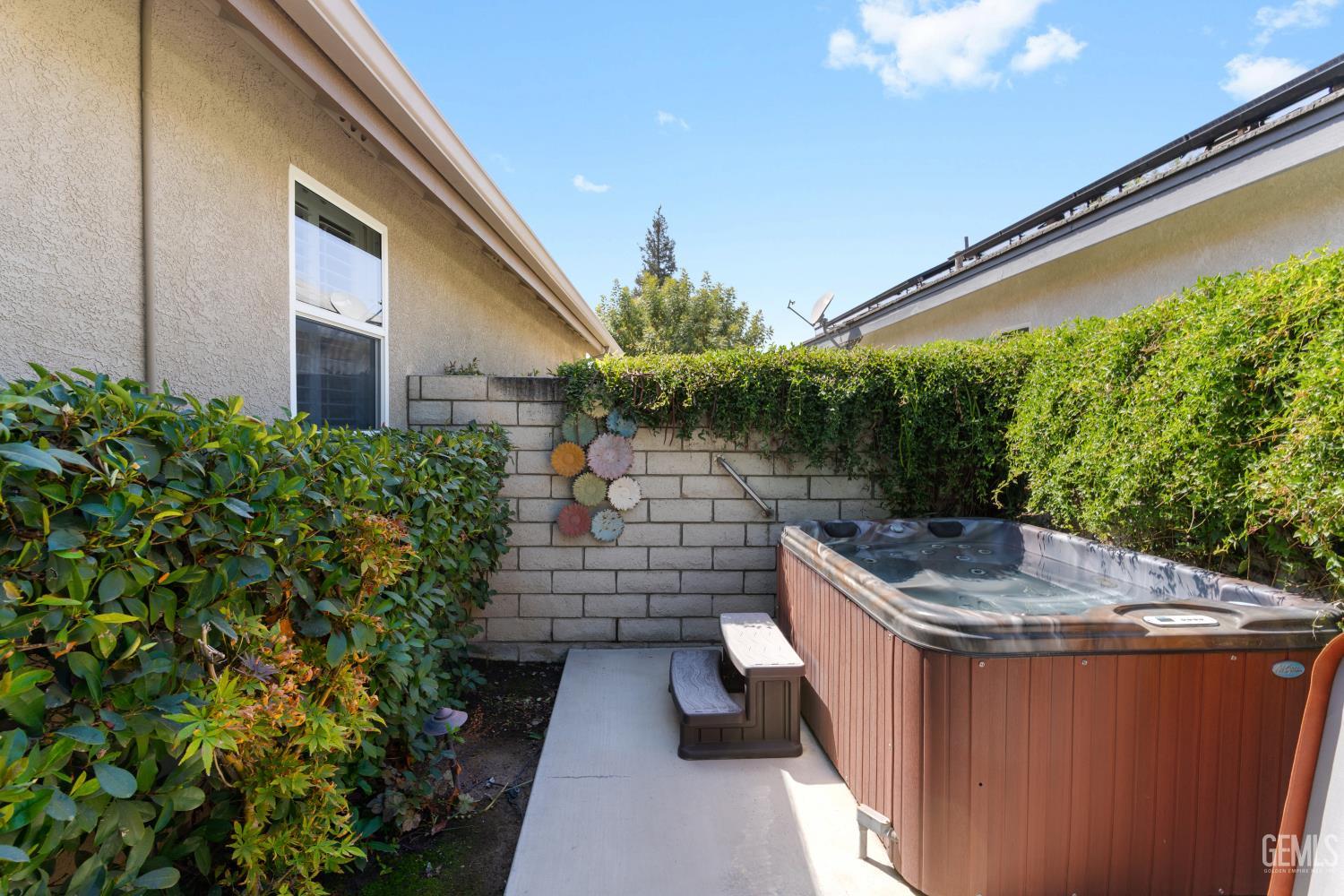 2914 Rose Petal Street