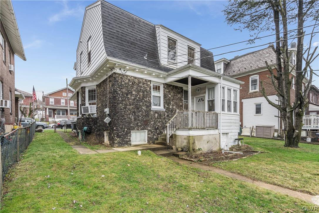 1923 Ferry Street