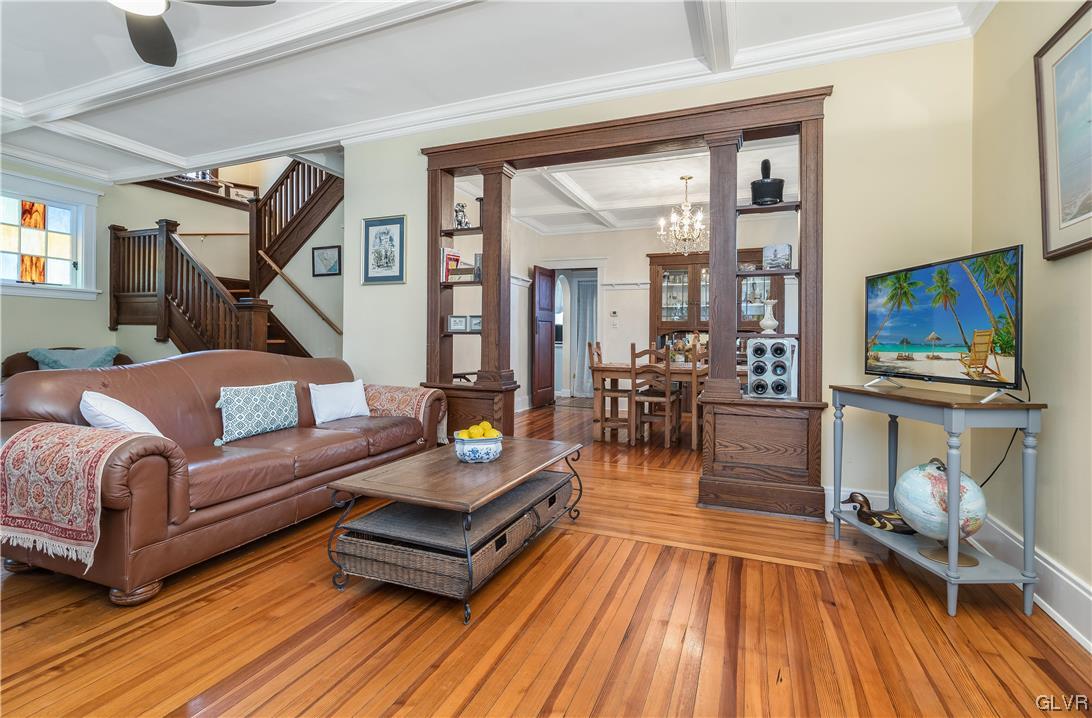 1923 Ferry Street