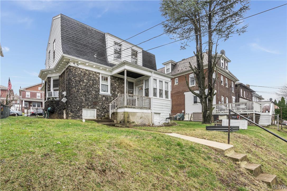 1923 Ferry Street