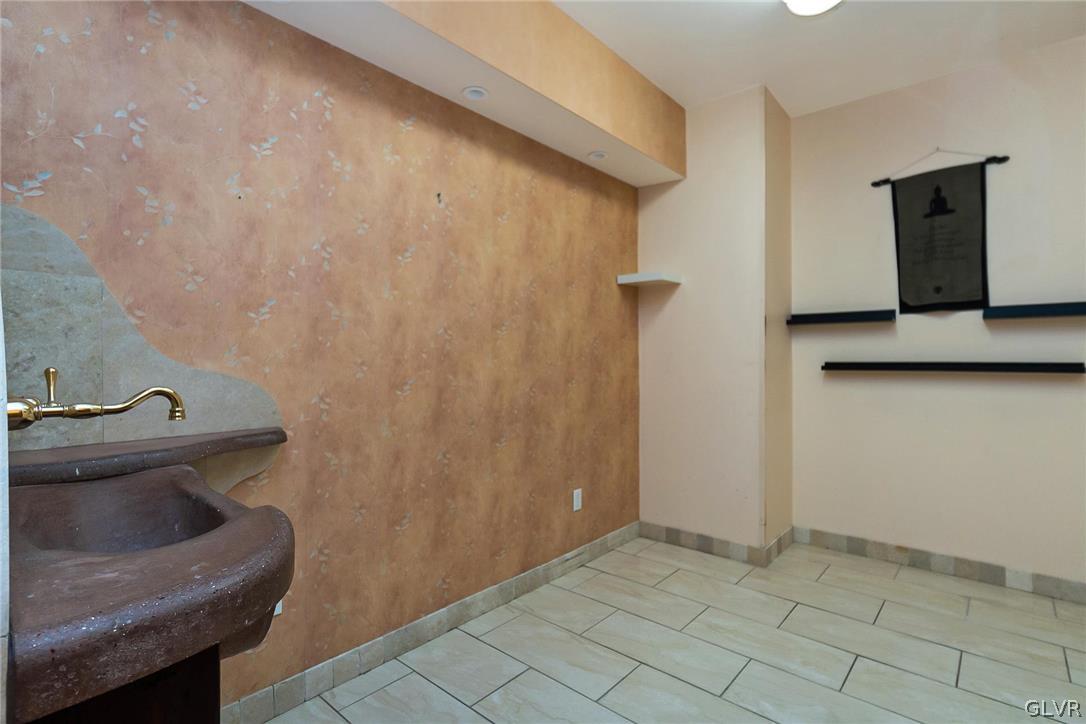 427 Front Street Ground Floor