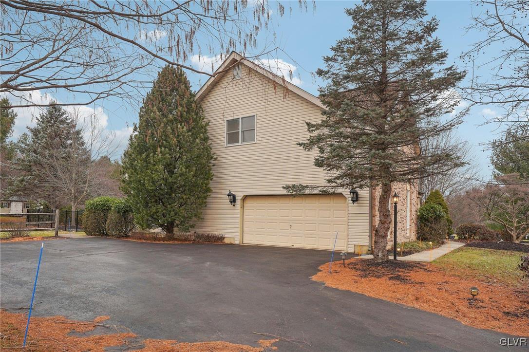 2038 Majestic Overlook Drive